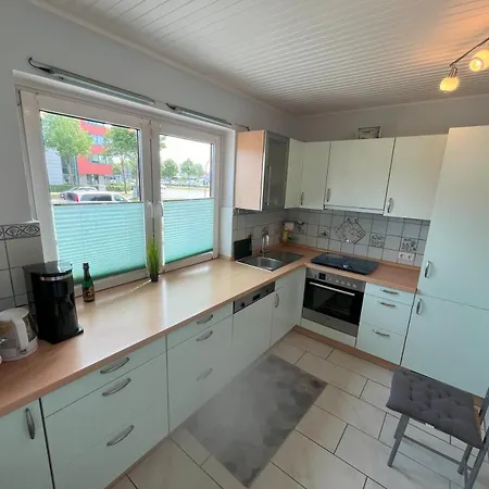 Haus Mit Garten An Holstenhallen Holiday home *