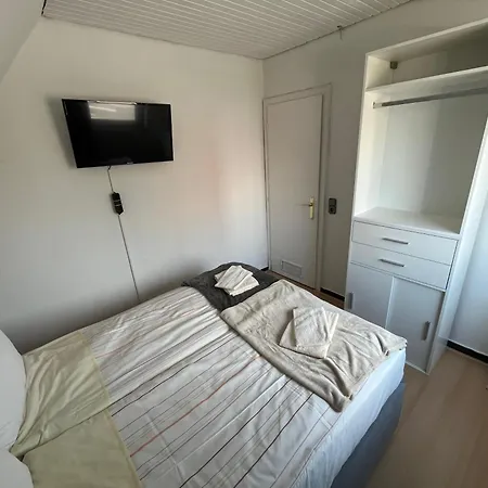 Haus Mit Garten An Holstenhallen Neumünster